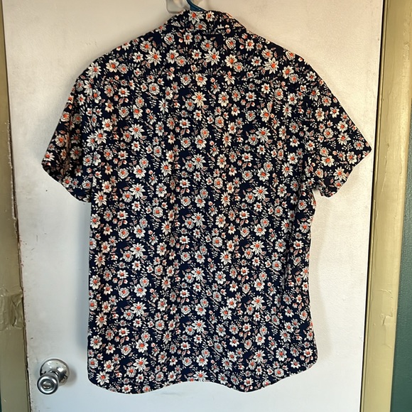 JCREW slim flex washed floral short sleeve button down shirt size large 😍 - Picture 5 of 8